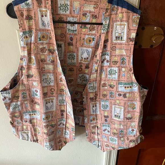 Floral Patterned Vest - Picture 1 of 7